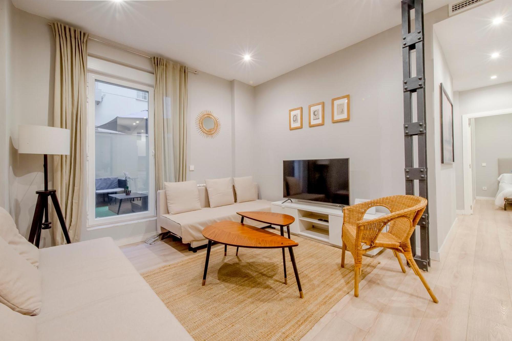 Acogedor Apt 3 Habitaciones Y Terraza En El Centro De Madrid — Photos 2